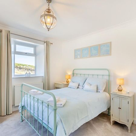 Tregarrek Villa Coverack Exteriör bild